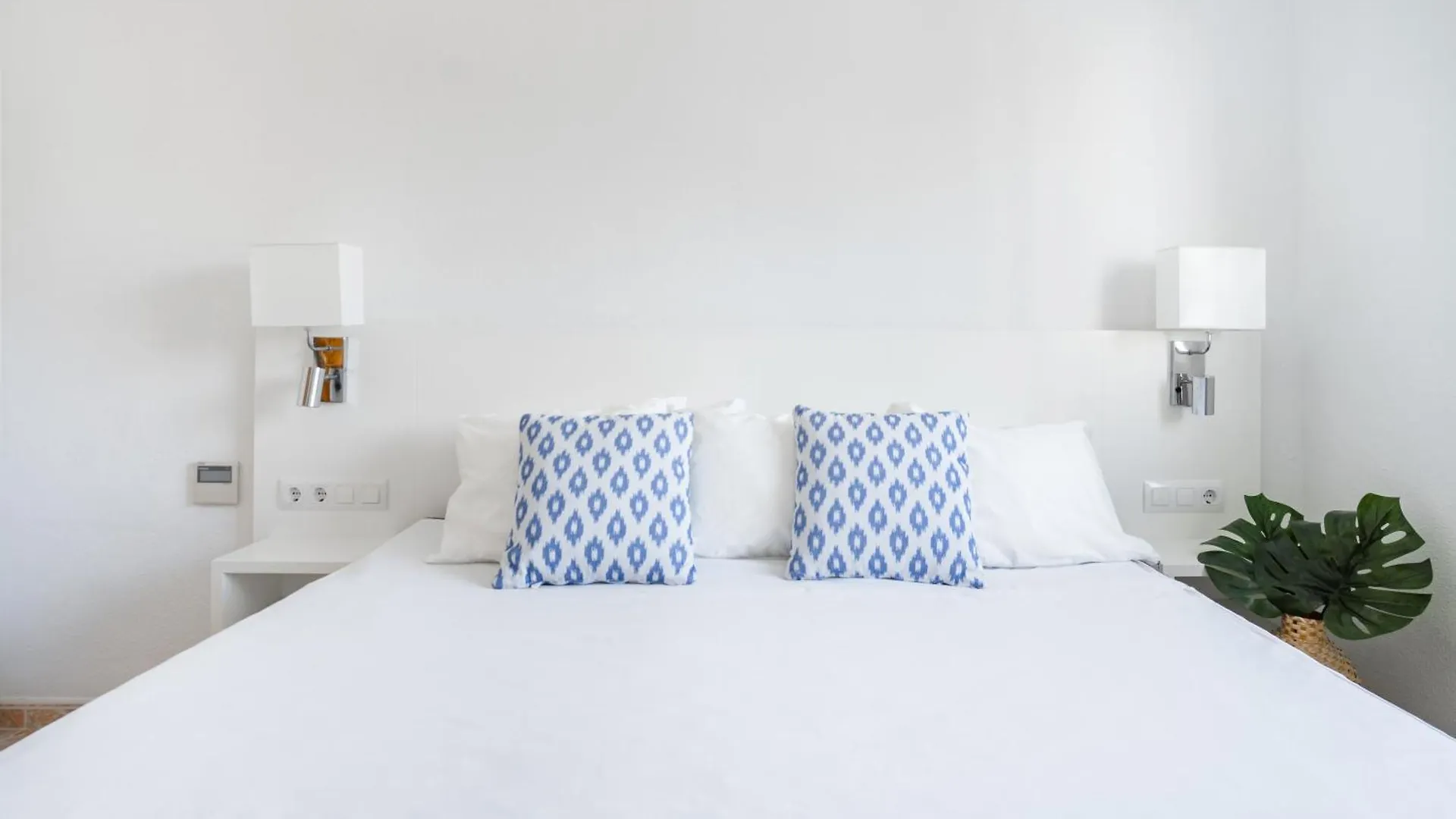 Bonavida Apartments Port de Alcudia  Spain